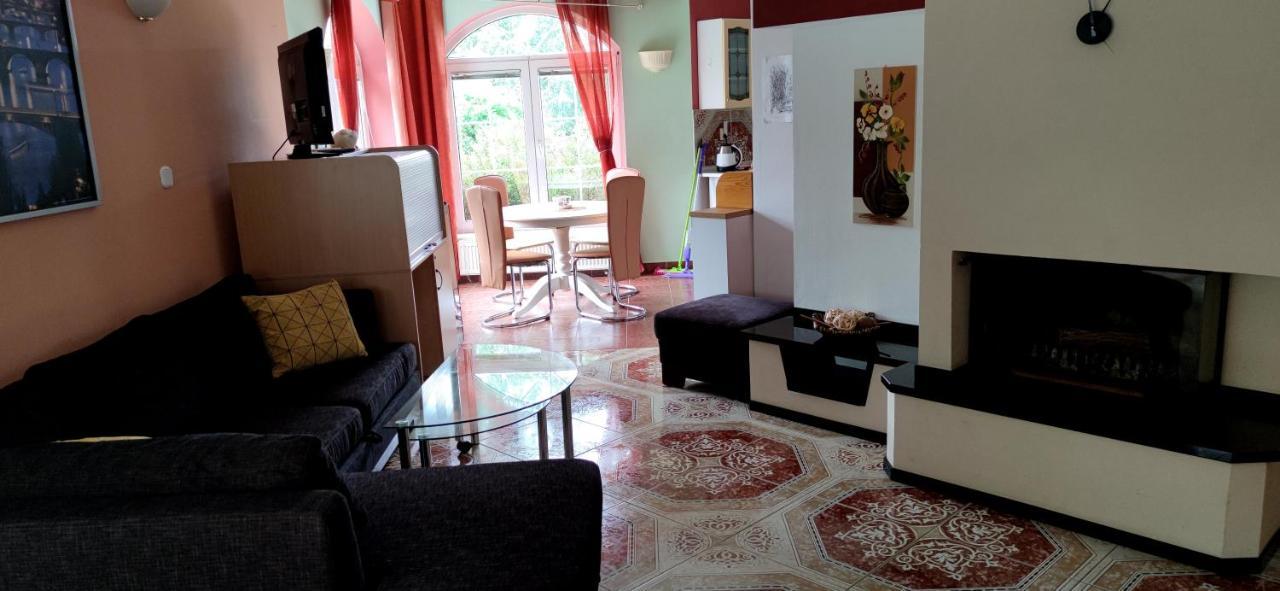 Homestay Kucharovice *